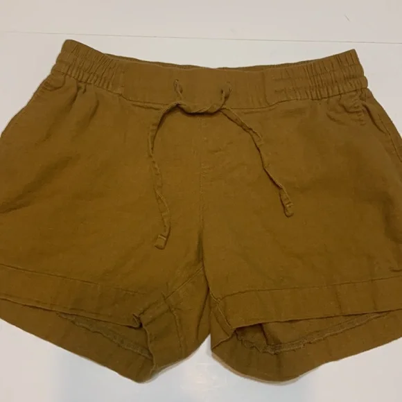 Old navy shorts - Picture 3 of 6
